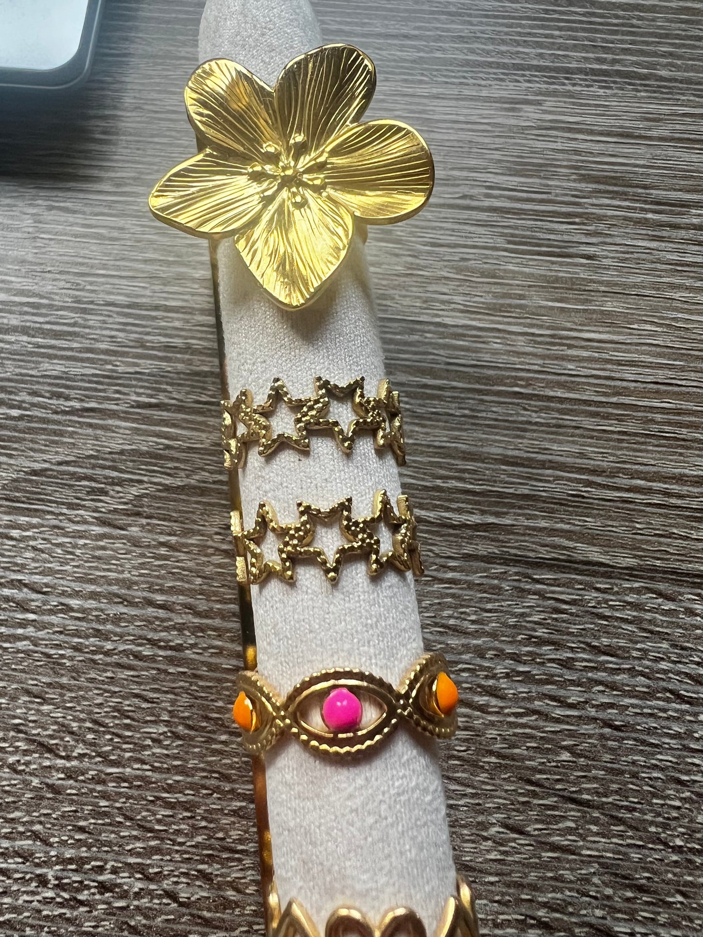 Jasmine ring