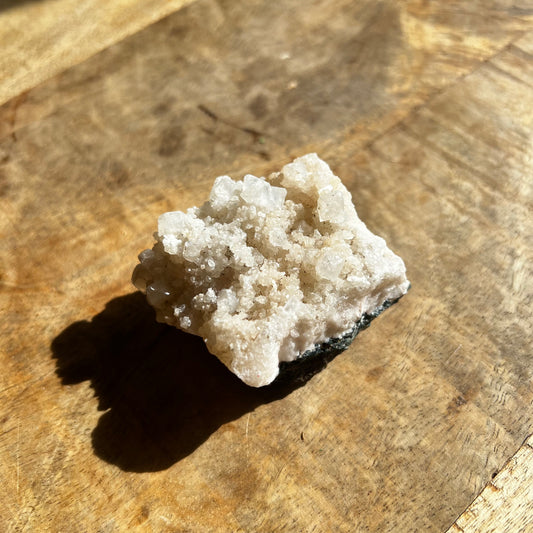 Calciet cluster steen